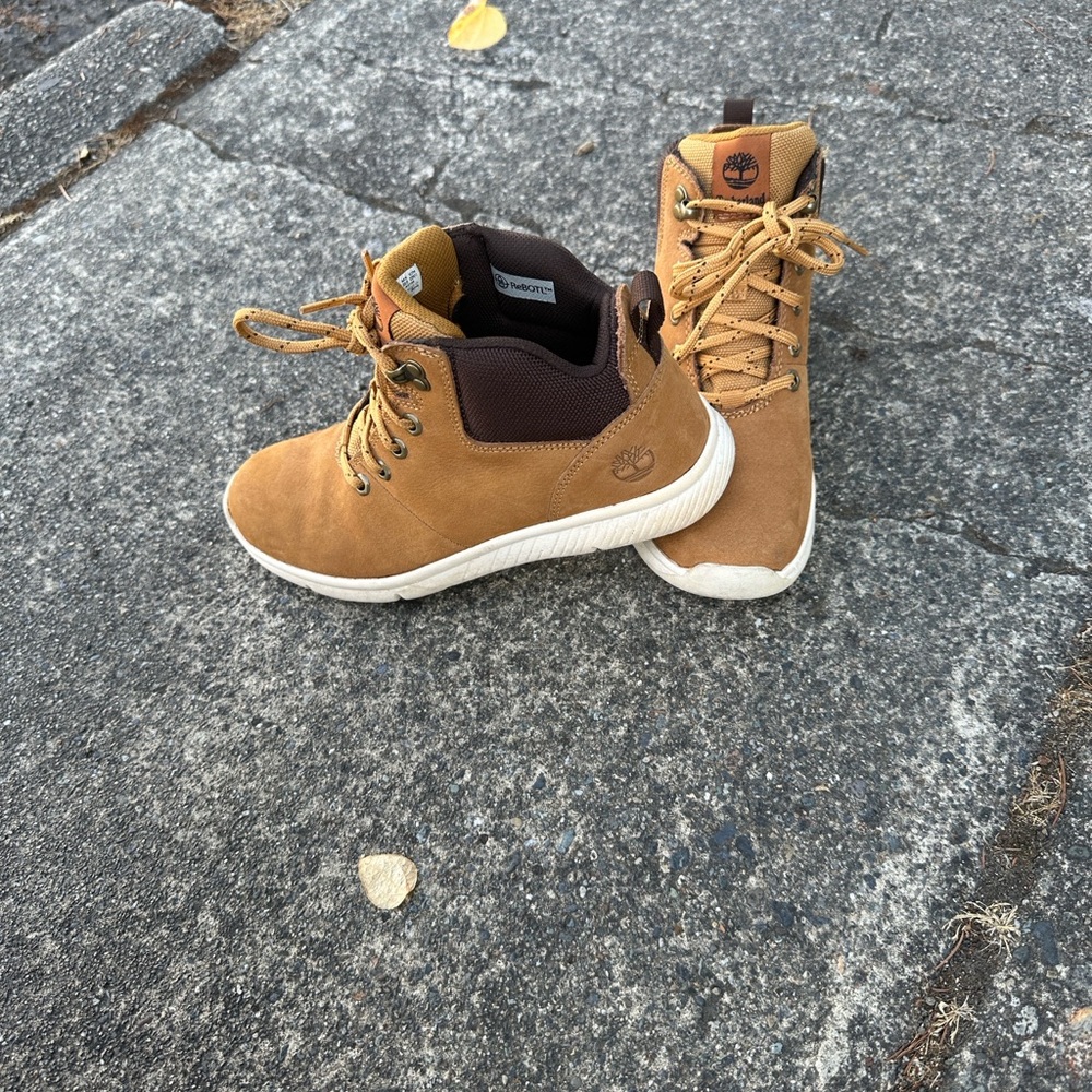 Timberland Hoverlite Kids Tan and Brown Boots - Worn Once